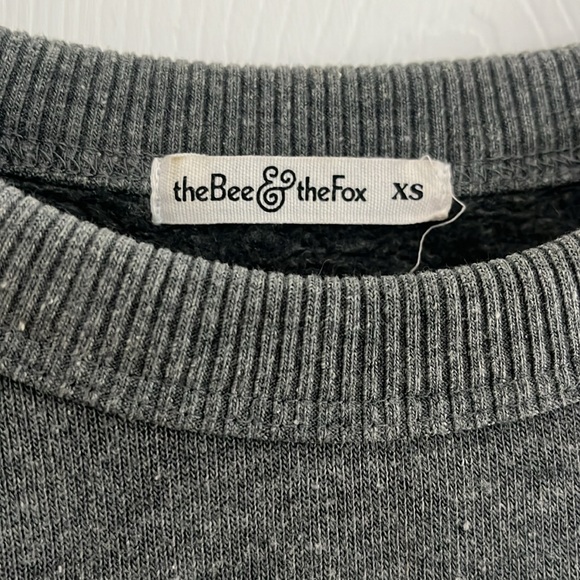 The Bee & The Fox Sweatshirt - Picture 2 of 5